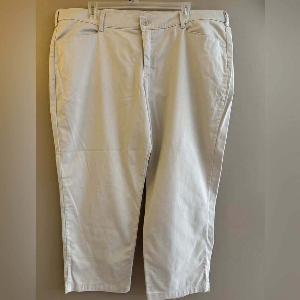 Lee relaxed fit khaki jeans